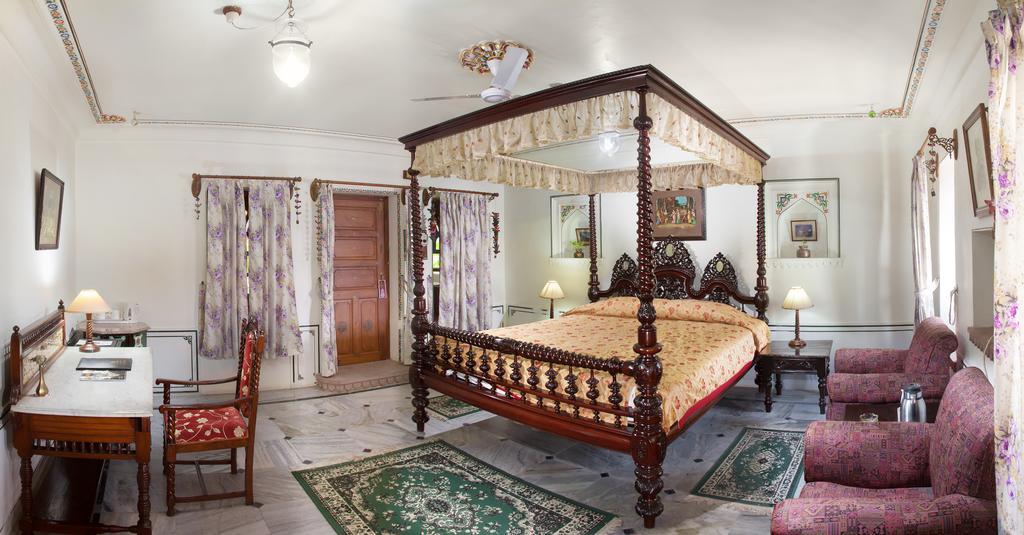 Palace 3*